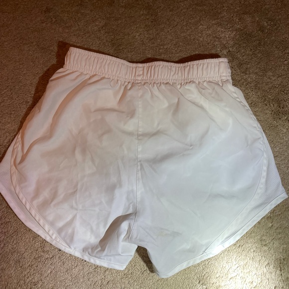 Nike athletic shorts. Size XS. No stains. Like new. - Picture 4 of 5